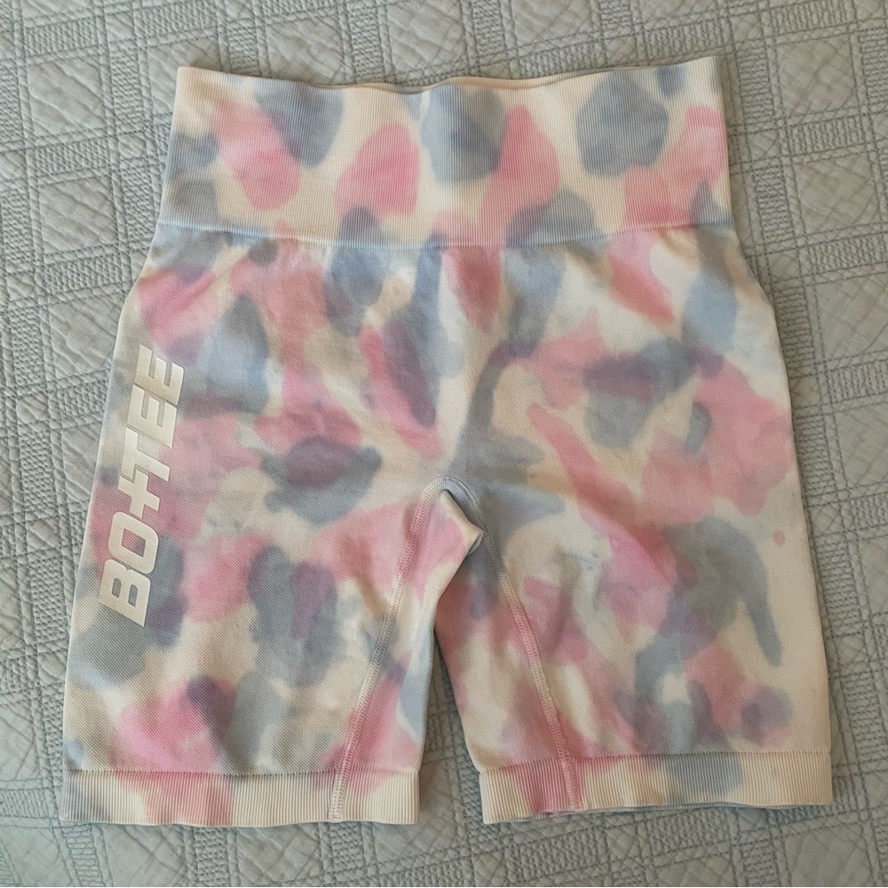 Bo+Tee seamless high waisted biker shorts 6” (size M)